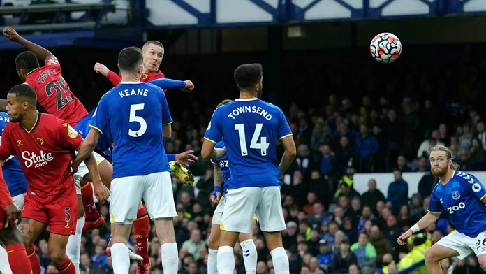 Juraj Kucka skóroval prvý gól v anglickej lige hlavou.