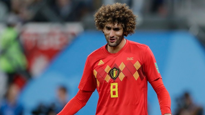 Záložník Belgicka Marouane Fellaini počas semifinále MS s Francúzskom.