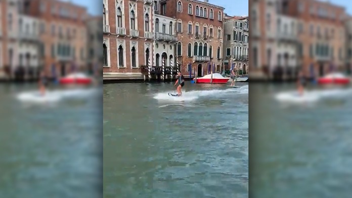 Arogantní turisti za toto draho zaplatia. Z Benátok ich okamžite vyhostili