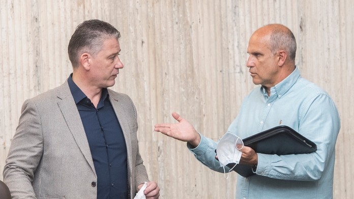 Na snímke zľava minister vnútra Roman Mikulec a Milan Lučanský (júl 2020)