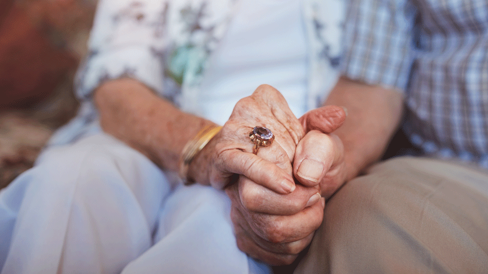 Na Donovaloch sa prevrátil autobus plný detí.