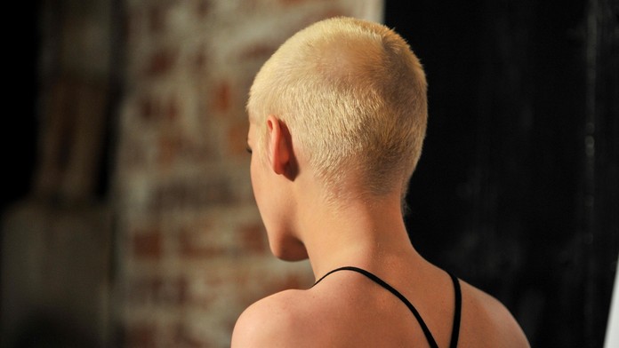 Hviezda Twilightu poriadne šokovala. Vyholila si hlavu