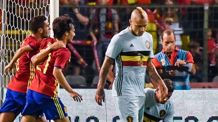 V strede Radja Nainggolan počas prípravného zápasu Taliansko - Belgicko.