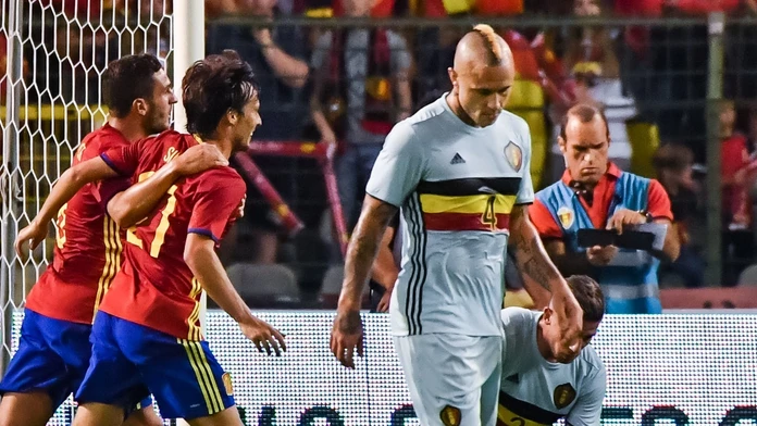 V strede Radja Nainggolan počas prípravného zápasu Taliansko - Belgicko.