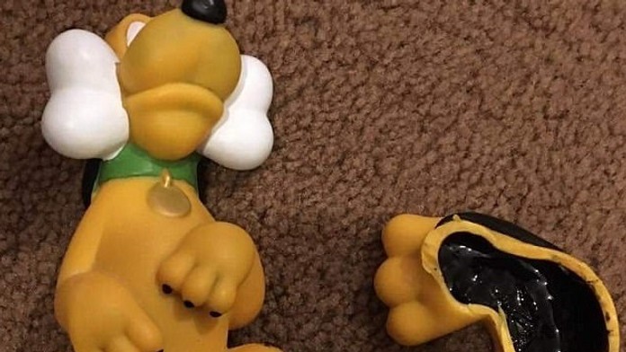 Detská hračka do vane plná baktérií