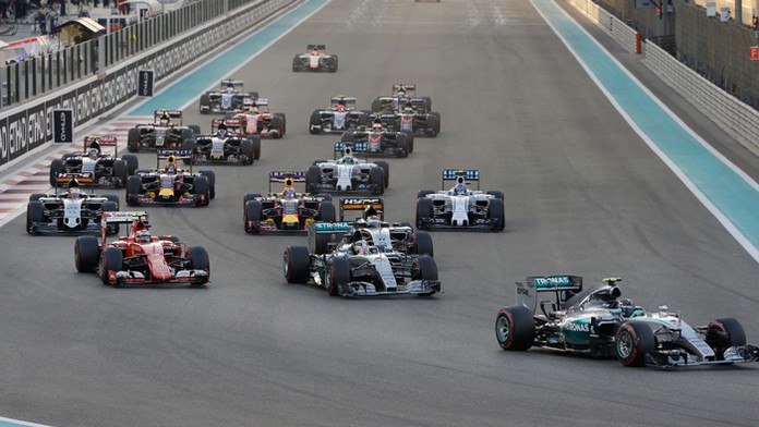 Začína sa preteky F1.