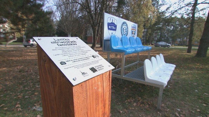 Lavička fanúšikov Nitry.