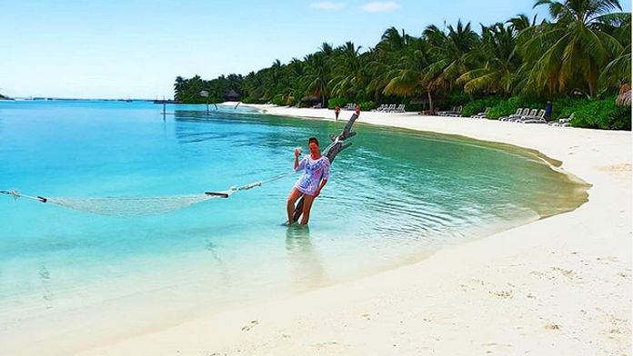 Zľava Mark Pysyk a Vincent Trocheck z Floridy oslavujú gól proti Bostonu.