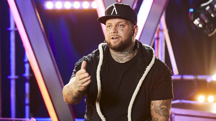 Zľava Nicklas Bäckström a Alexander Ovečkin z Washingtonu počas tímového fotenia.