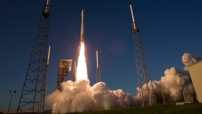 Sonda OSIRIS-REx úspešne odštartovala k asteroidu.