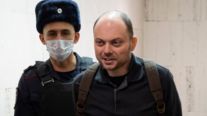 Kritika Kremľa Vladimira Kara-Murzu odsúdili za vlastizradu na 25 rokov väzenia