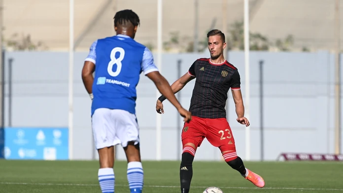 Futbalista Filip Twardzik v drese Trnavy.