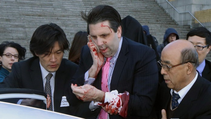 Amerického veľvyslanca napadli v Soule.