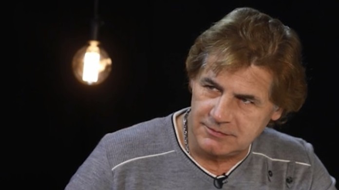 Roberto naodpovedal správne aj napriek tomu, že odpoveď mal na tričku. 