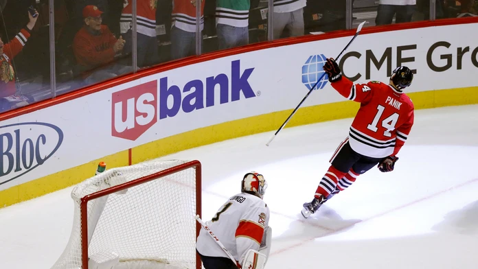Richard Pánik oslavuje svoj gól v zápase zámorskej NHL Florida Panthers - Chicago Blackhawks.
