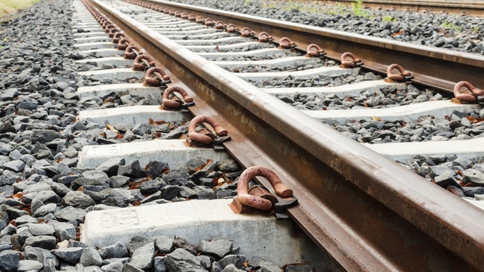 Na železničnej stanici v Trnave horel vlak, cestujúcich evakuovali