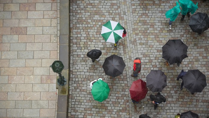 Nezabudnite si doma dáždniky (ilustračná fotografia)