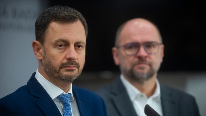 Rokovania o novej Hegerovej vláde budú pokračovať aj v januári, povedal premiér