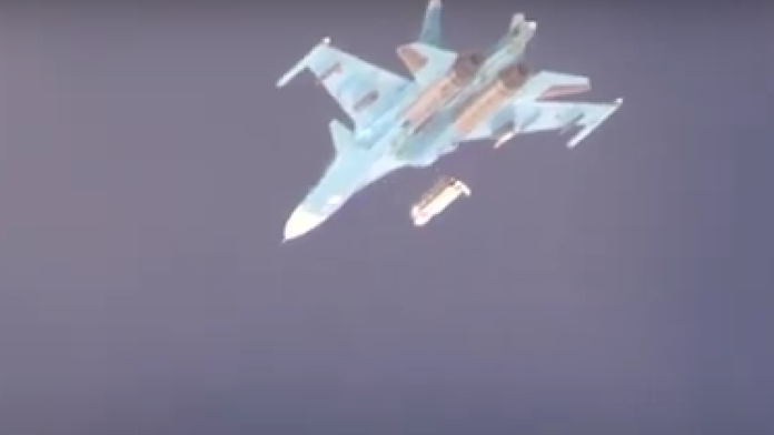 Rusi bombardujú vlastné mestá. Toto je dôvod, prečo na ne hádžu niekoľkotonové „monštrá“