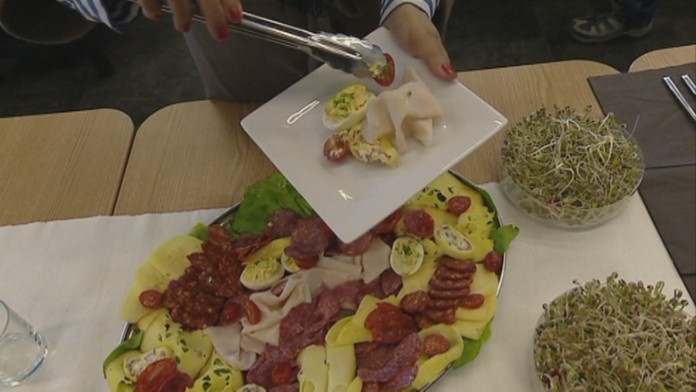 K sviatkom neodmysliteľne patria obložené misy a rôzne nátierky.