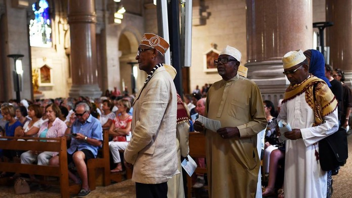 Komorskí moslimovia na svätej omši.