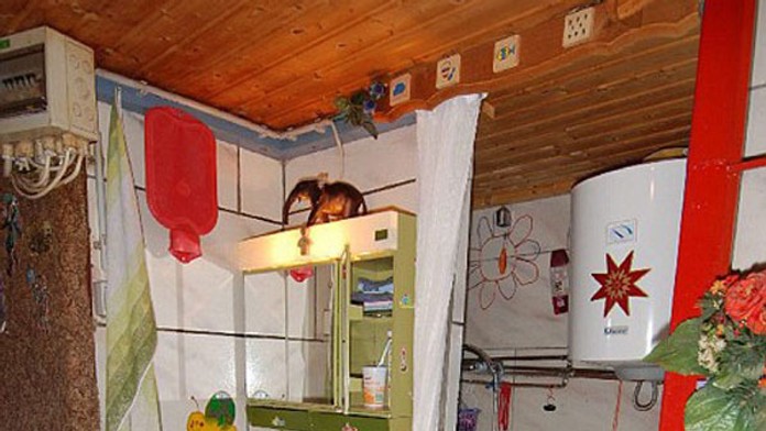 Pivnica, kde väznil Fritzl svoju dcéru