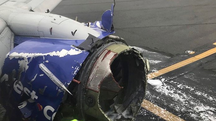 Zničený motor Boeingu.