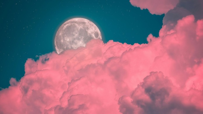 Dnes sa nezabudnite pozrieť na oblohu: Rozžiari ju „ružový Mesiac“ v splne, ktorý bude zároveň „mikro“