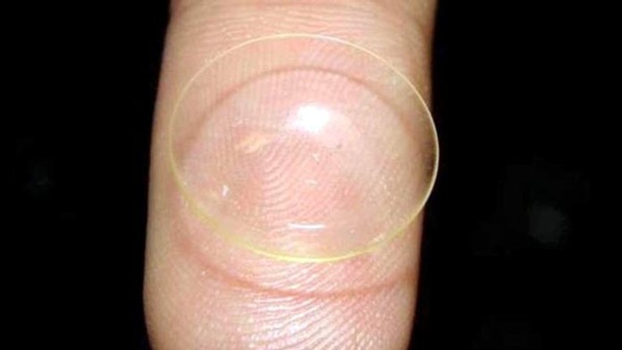 Šošovky nosila šesť mesiacov, potom oslepla