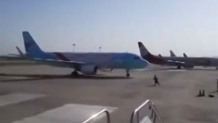 Podarilo sa mu ho chytiť. 