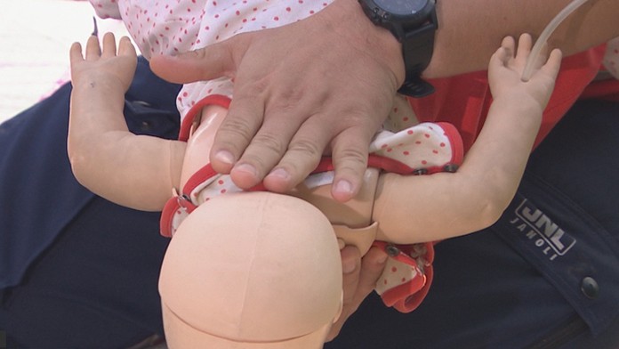 Jedným z dôležitých momentov záchrany je otočenie dieťaťa.