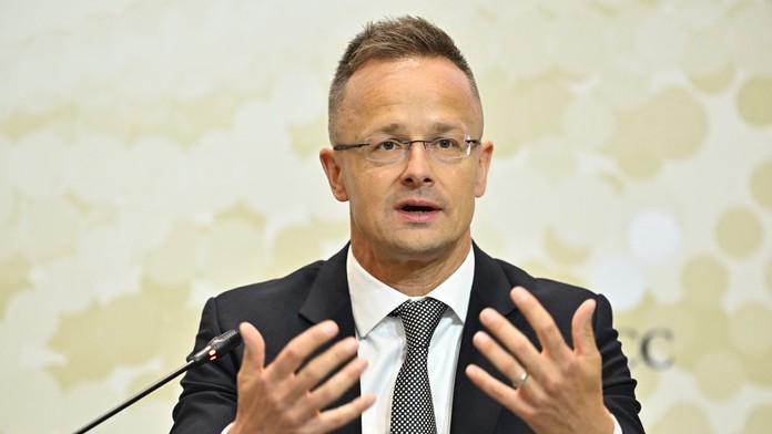 Na Ukrajinu podľa Zelenského prenikli špionážne drony z Maďarska. Máte halucinácie, odkazuje Budapešť