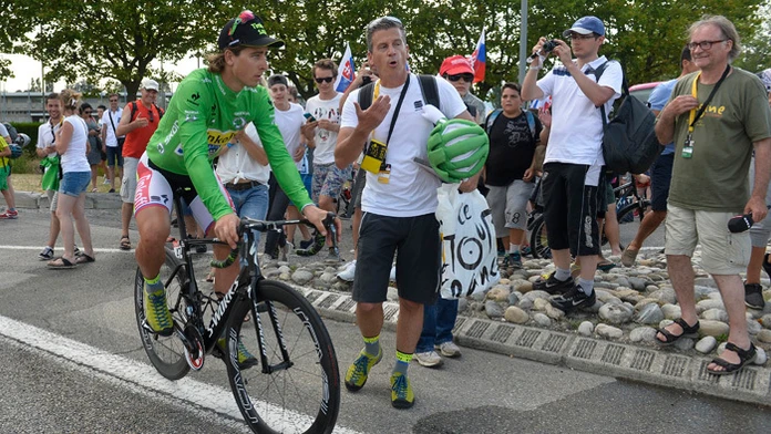 Peter Sagan v obklopení slovenských fanúšikov.