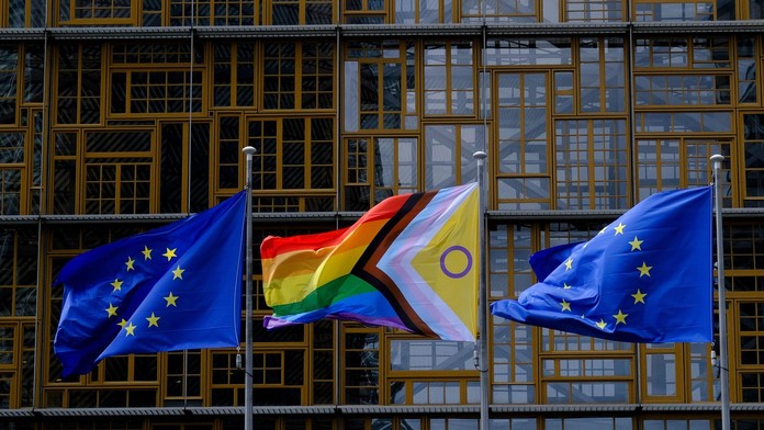 Rozsudok Súdu EÚ platí aj pre Slovensko, reaguje Brusel na kauzu neuznaného manželstva Slovákov