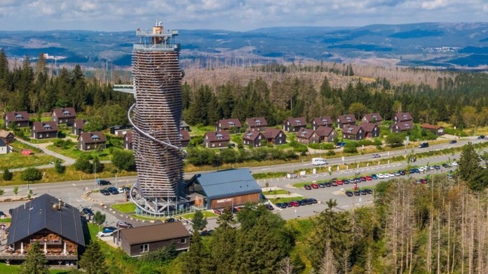 Tragédia na vyhliadkovej veži: Zrútila sa celá rodina, všetci sú mŕtvi
