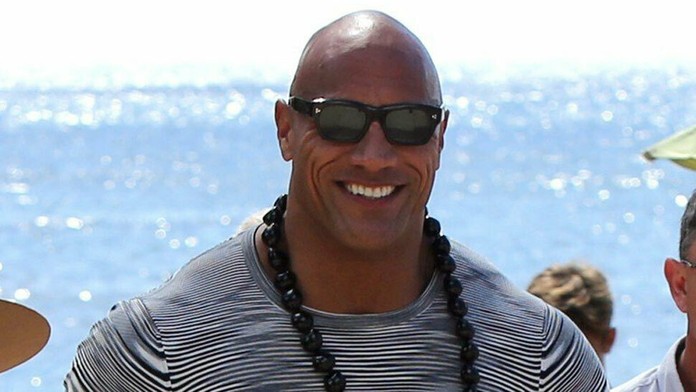 Mladík, ktorý mal údajne zabiť sekerou otca.