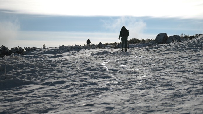 Silné víchrice aj snehové jazyky. Turisti, na horách si dávajte pozor