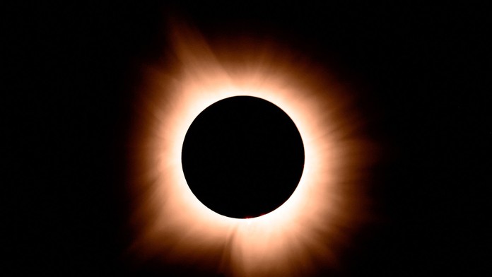 GALÉRIA: Dych berúce snímky. Takto vyzeralo úplné zatmenie Slnka očami fotografov