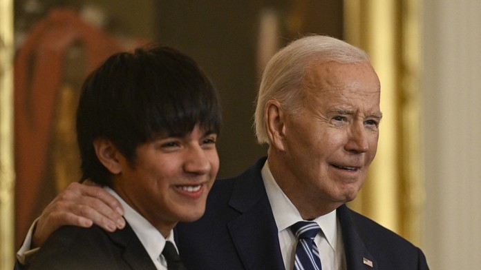 Joe Biden a Eliseo Jimenez