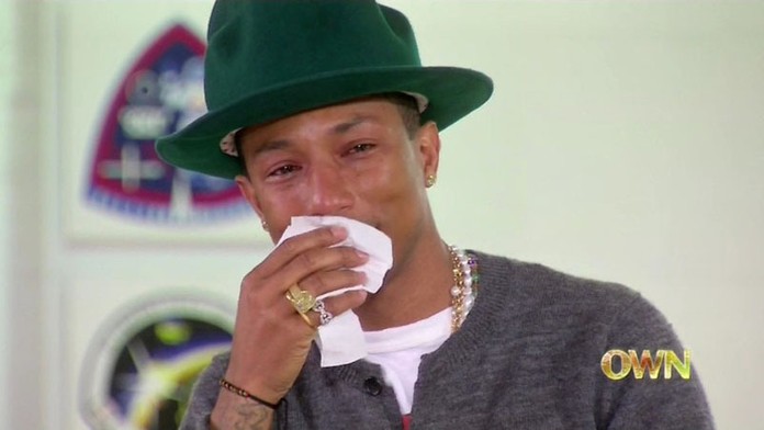 Dojatý Pharell Williams.