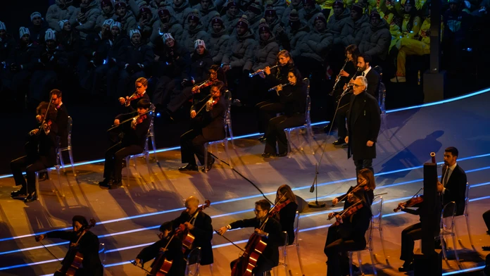 Na snímke spevák Andrea Bocelli počas otváracieho ceremoniálu.