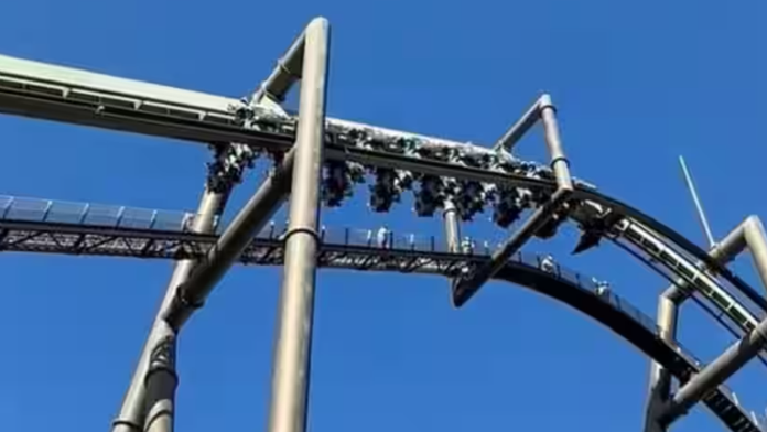 VIDEO: Dráma v japonskom zábavnom parku. Dole hlavou ostali visieť desiatky ľudí