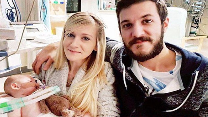 Charlie má odhodlaných a milujúcich rodičov. 