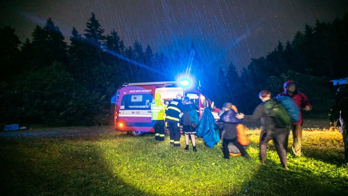 Evakuácia detské tábora pre búrky v Česku