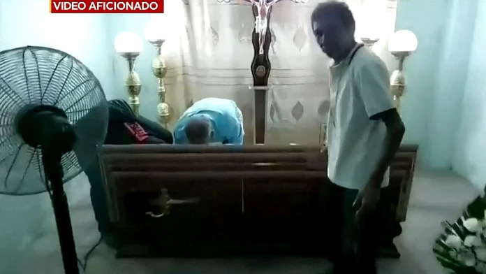 Ekvádorčanka, ktorá sa zobudila na vlastnom pohrebe, v nemocnici zomrela