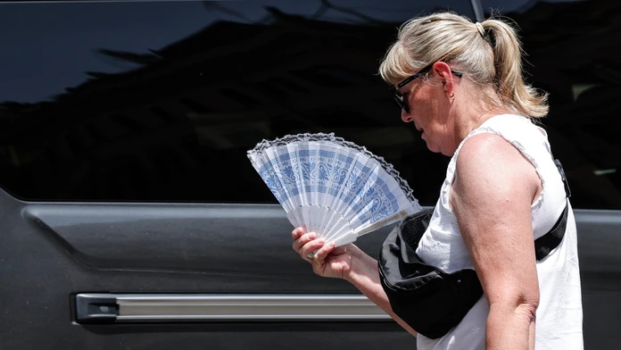 Taliansko zovreli extrémne horúčavy. Teplota na obľúbenom dovolenkovom ostrove bude atakovať 45 °C