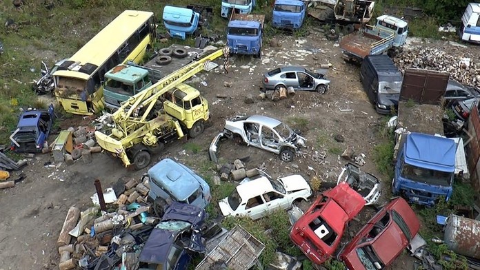 Polícia zasahuje na nelegálnom pracovisku.