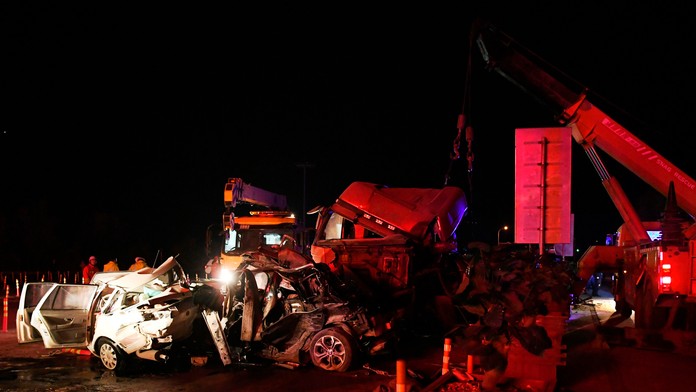 Kamión zdemoloval desiatky áut