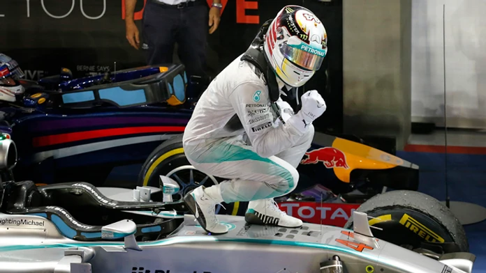 Lewis Hamilton - víťaz VC Singapuru