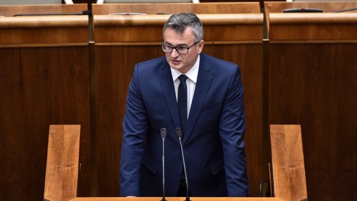 Otvorený rozhovor s Rytmusom o rodine. Raper priznal jednu zásadnú vec (teaser).mp4